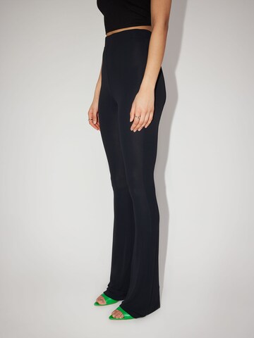 évasé Pantalon 'Leanne' LeGer by Lena Gercke en noir : devant