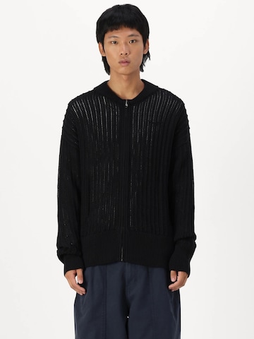 Denim Project Collegetakki ' DPKnitted ' värissä musta: etupuoli