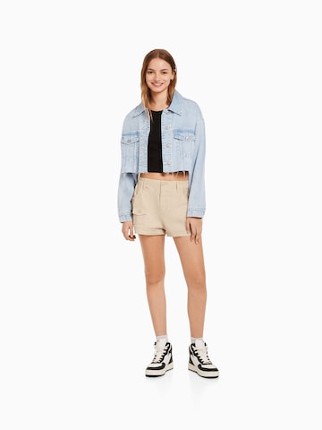 Bershka Loosefit Shorts in Beige