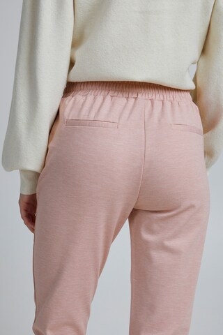 Coupe slim Pantalon 'KATE PA' ICHI en rose