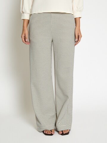 Loosefit Pantalon 'Maki' minus en noir : devant
