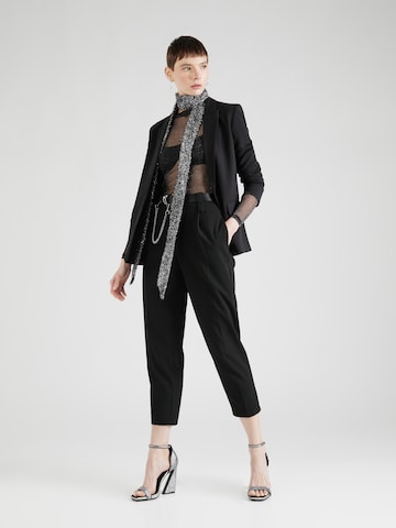 Trendyol - regular Pantalón plisado en negro