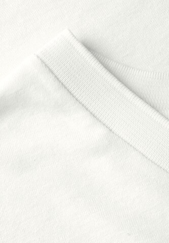 STREET ONE V-Neck T-Shirt in Weiß