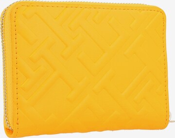 Porte-monnaies TOMMY HILFIGER en jaune