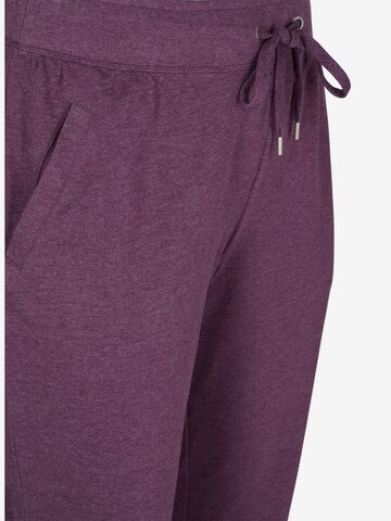 Active by Zizzi Tapered Sportbroek 'CADALIA' in Lila