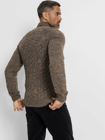 Pullover di bonprix in marrone