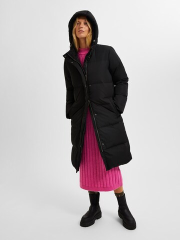 Manteau d’hiver 'NIMA' SELECTED FEMME en noir