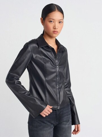 Dilvin Shirt in Black: front