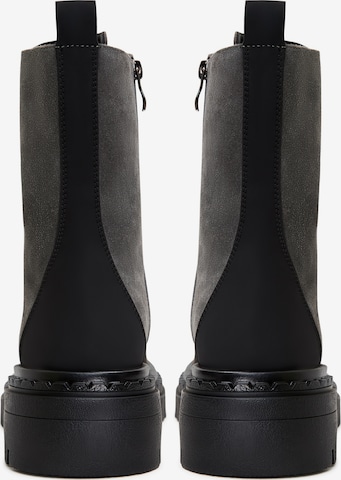 CESARE GASPARI Lace-Up Ankle Boots in Grey