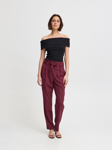 ICHI Regular Pleat-Front Pants 'Caisy' in Red