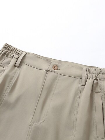 YOUTHUP Regular Cargo Pants in Beige