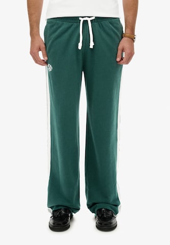 Loosefit Pantalon 'Athletic Fives' Superdry & Co en vert : devant