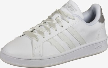 Sneaker bassa 'Grand Court' di ADIDAS SPORTSWEAR in bianco: frontale