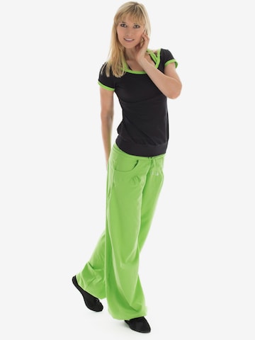 Winshape Loosefit Sportbroek 'WTE3' in Groen