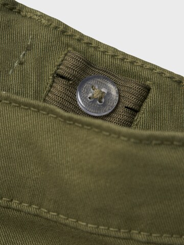 Regular Pantaloni 'SOFUS' de la NAME IT pe verde