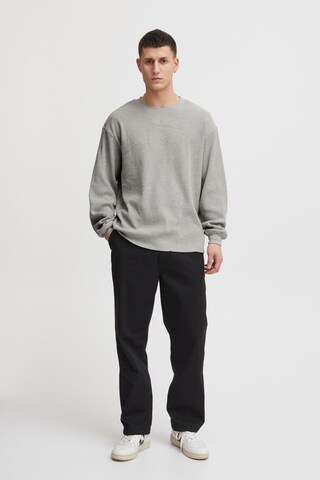 !Solid Sweatshirt in Grau