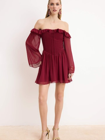 Trendyol Kleid in Rot