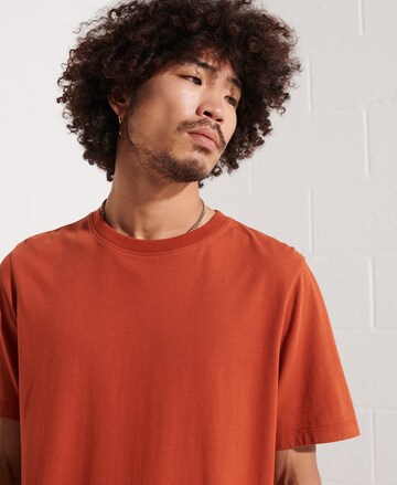 T-Shirt 'Essential' Superdry en rouge