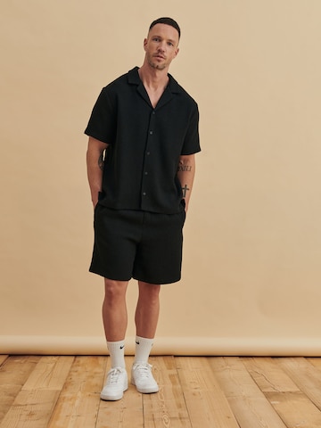 DAN FOX APPAREL Regular fit Button Up Shirt 'Timo' in Black