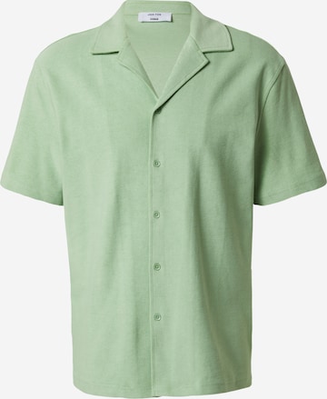 DAN FOX APPAREL Comfort fit Button Up Shirt 'Heinrich' in Green: front