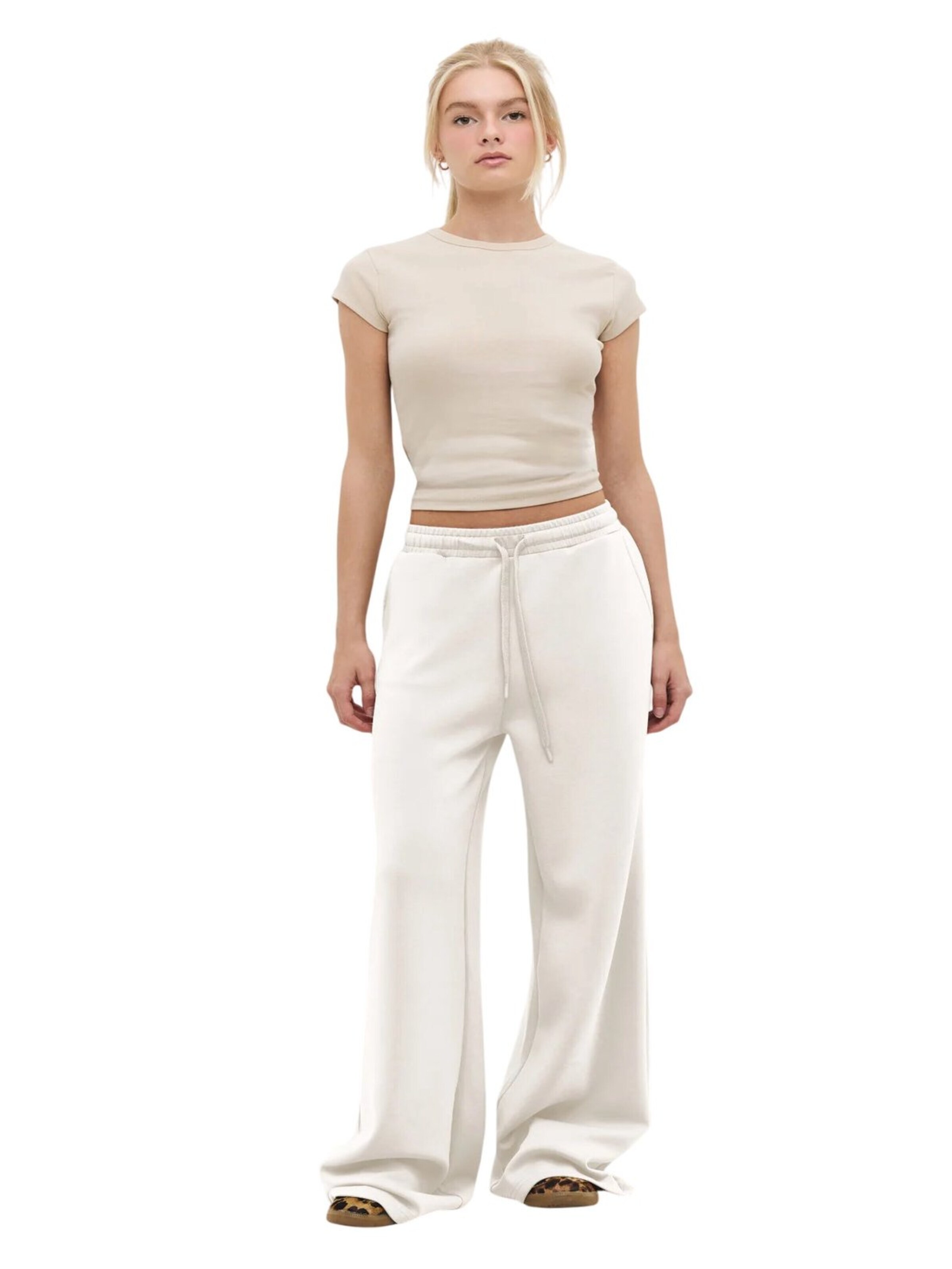 No Matter What Wide leg Trousers in White: front