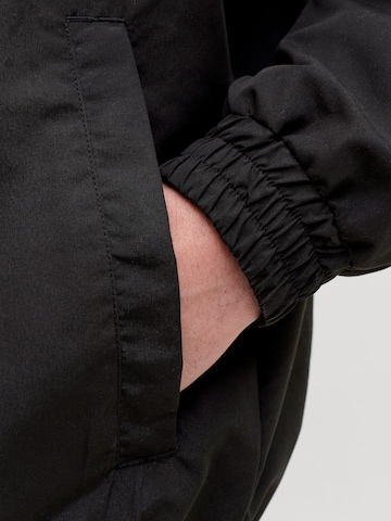 JACK & JONES Between-Season Jacket 'Cassis' in Black