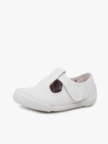 Pisamonas First-Step Shoes in White: front