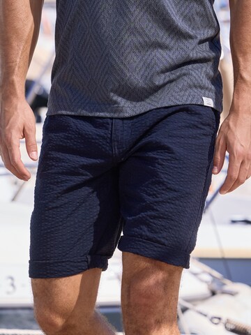 LERROS Regular Chino-Shorts aus Baumwolle in leichter Seersucker-Qualität in Blau