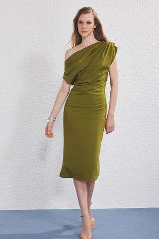 Trendyol Cocktail Dress in Green: front