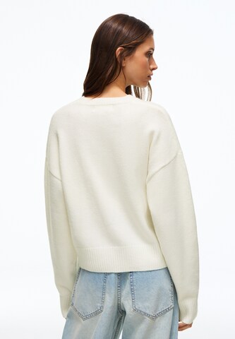 Bershka Pullover in Beige
