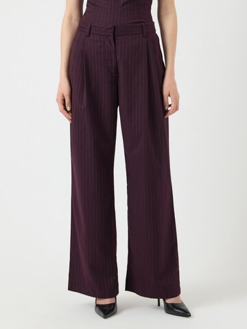 YAS Loosefit Bukser med lægfolder 'YASBurla' i rød: forside