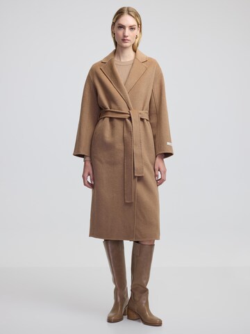 Ipekyol Between-seasons coat in Beige: front