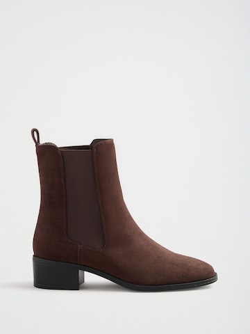 Friends Like These Chelsea boots in Bruin