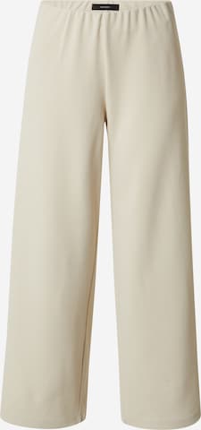 Vero Moda Petite Trousers in Grey: front