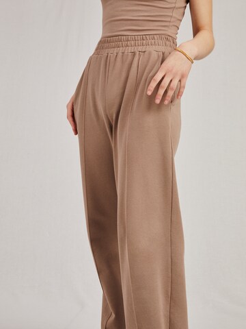 Wide Leg Pantalon 'May' A LOT LESS en beige