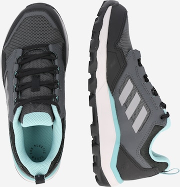 ADIDAS TERREX Χαμηλό παπούτσι 'Tracerocker 2.0' σε γκρι