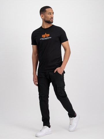 ALPHA INDUSTRIES Футболка в Черный