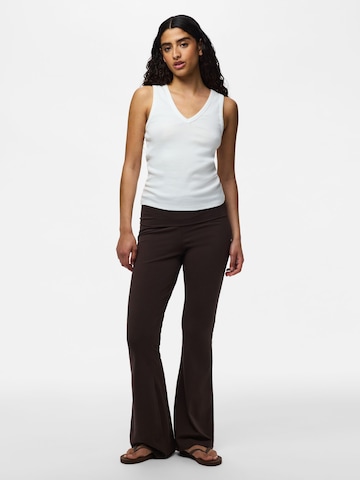 regular Leggings 'PCGeorgina' di PIECES in marrone