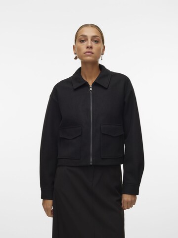 VERO MODA Overgangsjakke i sort: forside