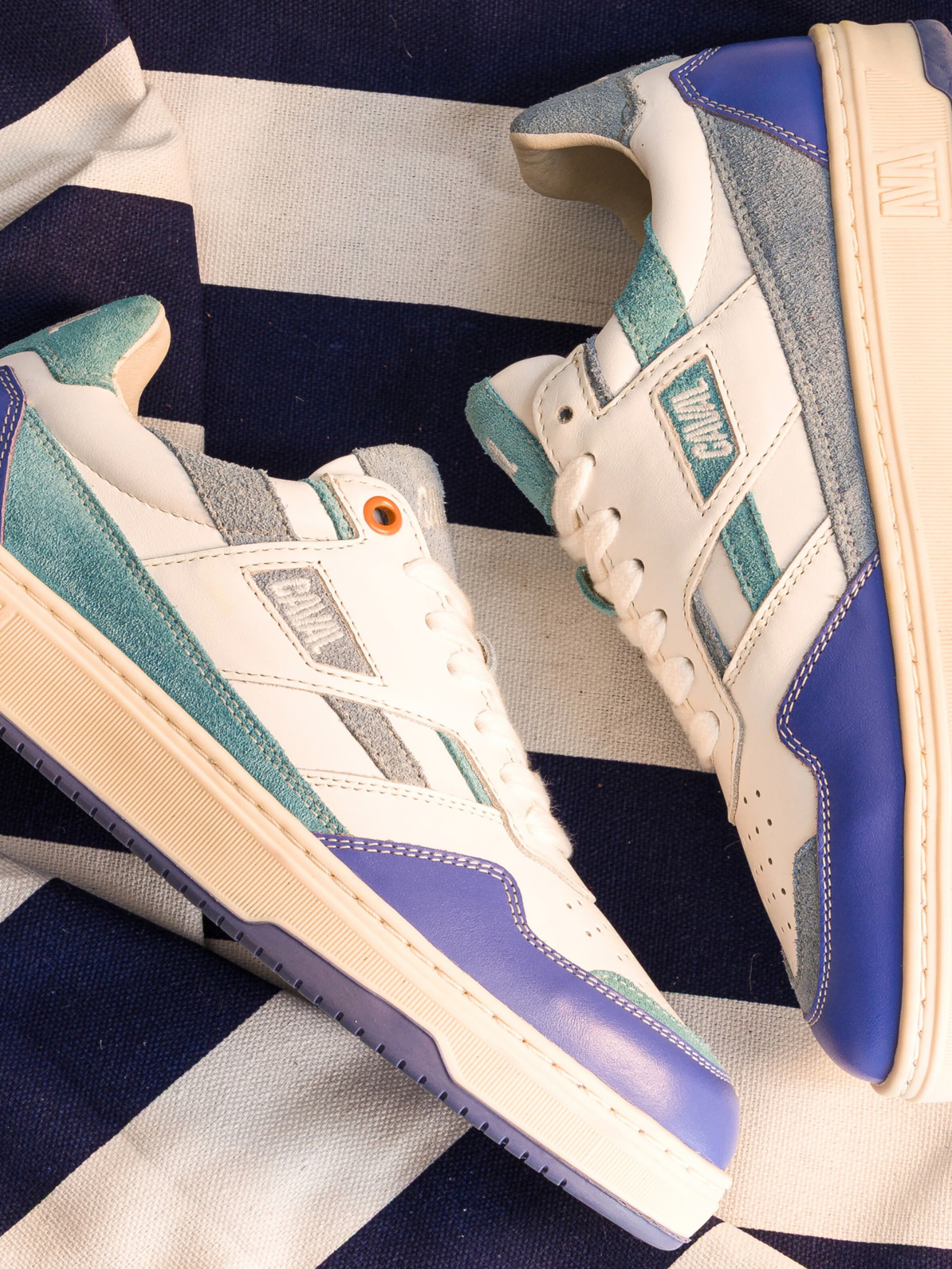Scarpa stringata ' PLAYGROUND ' di Caval in bianco