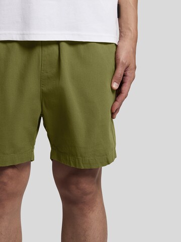 Lyle & Scott Regular Broek in Groen