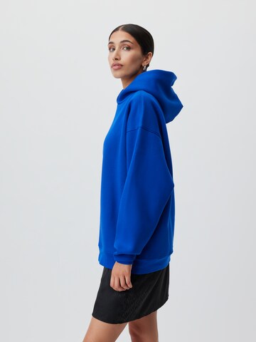 Sweat-shirt 'Joelle' LeGer by Lena Gercke en bleu : sur le côté