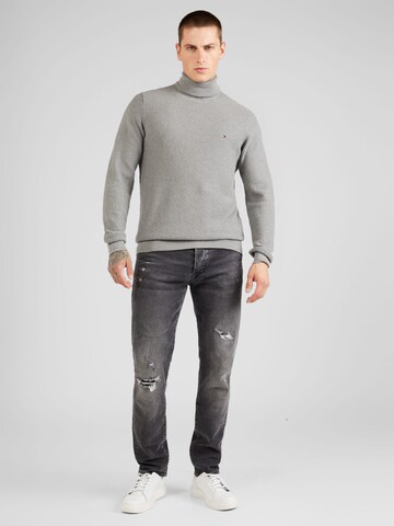 TOMMY HILFIGER Sweater in Grey