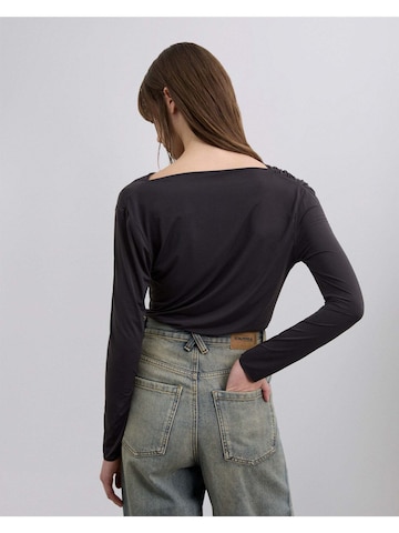 Scalpers Тениска в кафяво