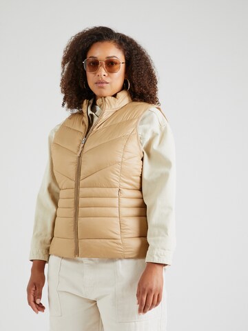 Gilet 'VMCSORAYASIV' di Vero Moda Curve in marrone: frontale