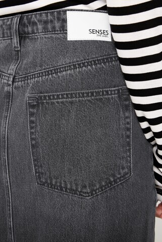 SENSES.THE LABEL Skirt in Grey