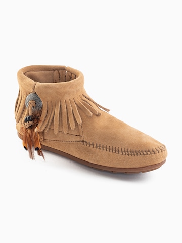 Minnetonka Stiefelette 'Concho' in Braun