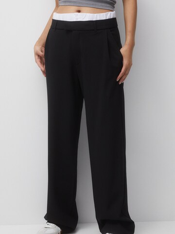 Pull&Bear Wide leg Pleat-Front Pants in Black: front