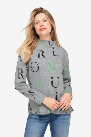 LAURASØN Sweatshirt in Grey: front