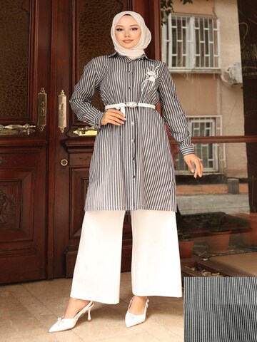 MODAMIHRAM Tunic in Black: front